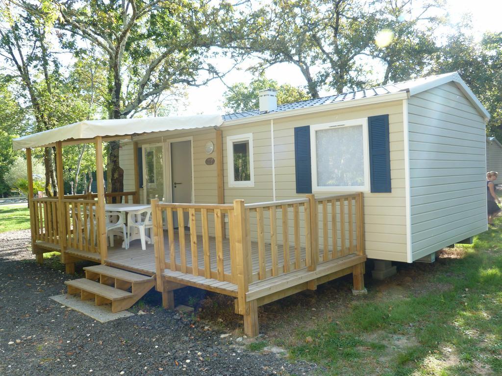 Camping La Maurie Foulerot Стая снимка