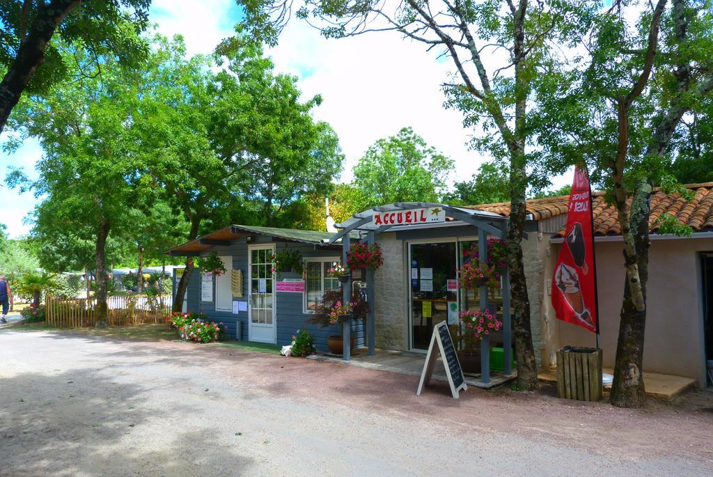 Camping La Maurie Foulerot Екстериор снимка